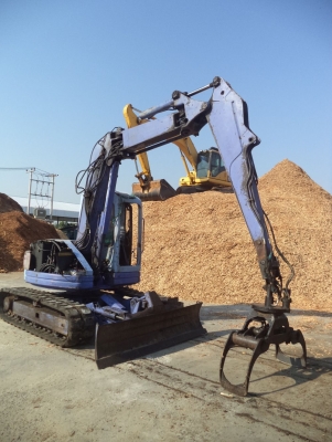 ขาย รถแบคโฮคีบไม้ komutsu 75uu