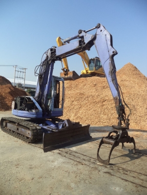 ขาย รถแบคโฮคีบไม้ komutsu 75uu ขาย รถแบคโฮคีบไม้ komutsu 75uu