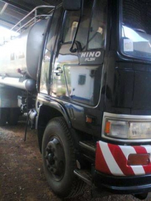 **1,150,000 บ.ต่อรอง**ขาย10ล้อบรรทุกน้ำมัน เพลาเดียว HINO FL3H HO7D 195แรง เครื่องเดิมเกียร์เดิม เครื่องดีแน่น ช่วงล่างดีคัสซีสวยเดิมไม่ปะไม่ดาม ถังน้ำมันขนาดบรรจุ16,000 ล.สภาพดีไม่ผุ หัวเก๋งดีภายในสวยคอนโซลครบ พ.พาวเวอร์ เบรคทริฟฟี่ ยางดี10เส้น พร้อมใช้ง **1,150,000 บ.ต่อรอง**ขาย10ล้อบรรทุกน้ำมัน เพลาเดียว HINO FL3H HO7D 195แรง เครื่องเดิมเกียร์เดิม เครื่องดีแน่น ช่วงล่างดีคัสซีสวยเดิมไม่ปะไม่ดาม ถังน้ำมันขนาดบรรจุ16,000 ล.สภาพดีไม่ผุ หัวเก๋งดีภายในสวยคอนโซลครบ พ.พาวเวอร์ เบรคทริฟฟี่ ยางดี10เส้น พร้อมใช้ง