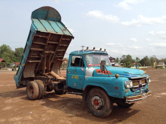 ขาย 6 ล้อหัวยาวดั้ม ไม่มีเล่มทะเบียน คัสซีสวยจัดตลอดเส้นไม่มีบวม เครื่อง DA120 125 แรงม้า ช่วงล่างเดิม รถใช้งานอยู่ทุกวัน สนใจอยากได้ไปใช้งานต่อรองราคาได้ครับ