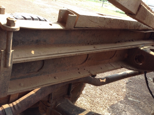 ขาย 6 ล้อหัวยาวดั้ม ไม่มีเล่มทะเบียน คัสซีสวยจัดตลอดเส้นไม่มีบวม เครื่อง DA120 125 แรงม้า ช่วงล่างเดิม รถใช้งานอยู่ทุกวัน สนใจอยากได้ไปใช้งานต่อรองราคาได้ครับ