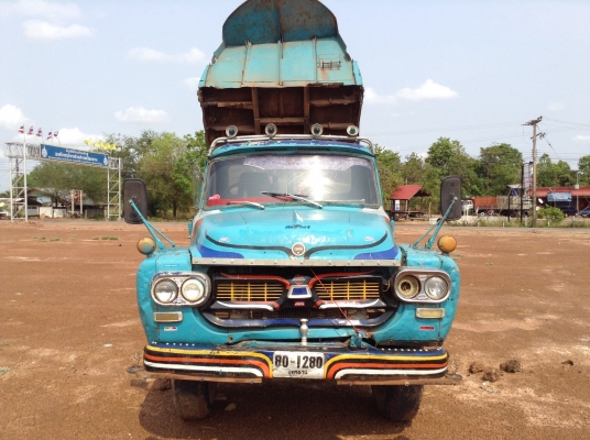 ขาย 6 ล้อหัวยาวดั้ม ไม่มีเล่มทะเบียน คัสซีสวยจัดตลอดเส้นไม่มีบวม เครื่อง DA120 125 แรงม้า ช่วงล่างเดิม รถใช้งานอยู่ทุกวัน สนใจอยากได้ไปใช้งานต่อรองราคาได้ครับ