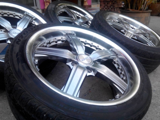 ขายแม็ก18/5/114ออฟ45กว้างพร้อมยาง225-40-18ปี10