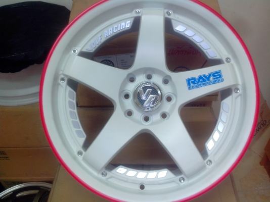 volk racing17/4/100/114et42กว้าง7"สินค้าตัวโชว มีสีซีดวง1 สวยครับ volk racing17/4/100/114et42กว้าง7"สินค้าตัวโชว มีสีซีดวง1 สวยครับ