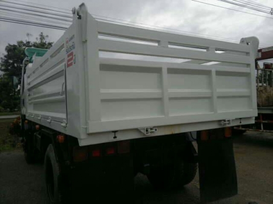 รถอีซูซุ 6 ล้อดั้ม  240 แรงม้า. ปี 52  ( รถวิ่ง 2xx,xxx กม. )  สนใจติดต่อ 081 - 6079515