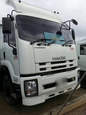 รถอีซูซุ 6 ล้อดั้ม 240 แรงม้า. ปี 52 ( รถวิ่ง 2x,xxx กม. ) สนใจติดต่อ 081 - 6079515 รถอีซูซุ 6 ล้อดั้ม 240 แรงม้า. ปี 52 ( รถวิ่ง 2x,xxx กม. ) สนใจติดต่อ 081 - 6079515