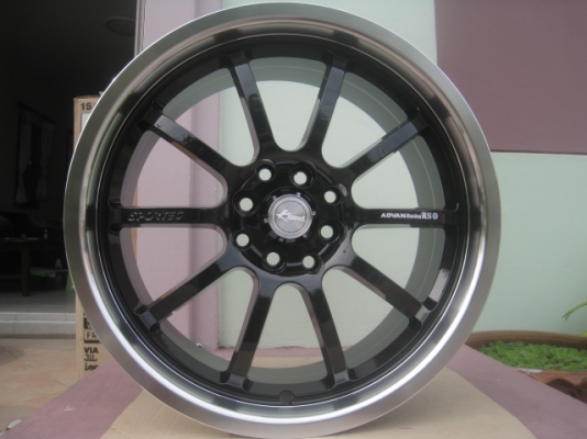 ขายล้อแม็กใหม่ เคยเป็นล้อโชว์ 1 วง advan racing rs-d 17"x7.5" et40 4h100/114.3 สีดำขอบเงา  สนใจติดต่อเล็กคลองสามครับ (081-3747940)