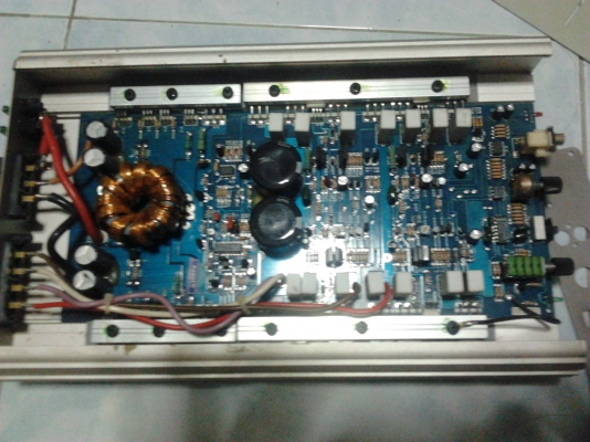 ขายเพาเวอร์ fosgate 2ch ขับ 10" ว้อยคู่ได้