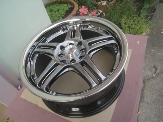 ขายล้อแม็กใหม่ เคยเป็นล้อโชว์ 1 วง ลาย 5 ก้านคู่ 17"x7" et40 4h100/114.3 สีแบล็คโครม ขอบครอบสแตนเลส  สนใจติดต่อเล็กคลองสามครับ (081-3747940)