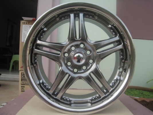 ขายล้อแม็กใหม่ เคยเป็นล้อโชว์ 1 วง ลาย 5 ก้านคู่ 17"x7" et40 4h100/114.3 สีแบล็คโครม ขอบครอบสแตนเลส  สนใจติดต่อเล็กคลองสามครับ (081-3747940)