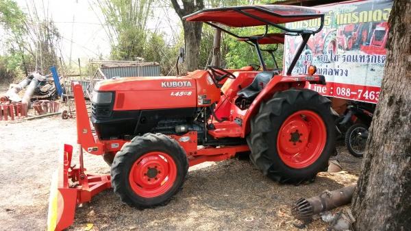 จัดไปกับชุดสุดคุ้ม คูโบต้า L4508 แถมอุปกรณ์ตราช้าง 3 ชิ้น มีใบดันหน้า+ผานบุกเบิก+ผานพรวน  พิเศษจัดไป 300,00- พร้อมส่งฟรีให้กันไปเลยครับ