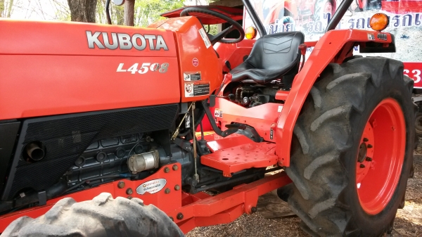 จัดไปกับชุดสุดคุ้ม คูโบต้า L4508 แถมอุปกรณ์ตราช้าง 3 ชิ้น มีใบดันหน้า+ผานบุกเบิก+ผานพรวน  พิเศษจัดไป 300,00- พร้อมส่งฟรีให้กันไปเลยครับ