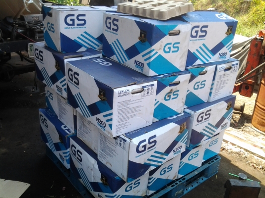 ขายแบตเตอรี่ 200 แอม ใส่รถใหญ่ เป็นแบตสำรองไฟในห้าง ขายลูกละ 2500 บาท ตอนนี้เหลือประมาณ 30 ลูกครับ