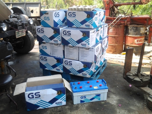 ขายแบตเตอรี่ 200 แอม ใส่รถใหญ่ เป็นแบตสำรองไฟในห้าง ขายลูกละ 2500 บาท ตอนนี้เหลือประมาณ 30 ลูกครับ