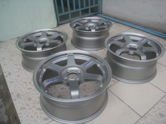 ขายล้อแม็กใหม่ เคยเป็นล้อโชว์ 1 วง TE37 17"x7.5" et42 4รู100 สีเทาด้านขอบเงา สีเดิม สนใจติดต่อเล็กคลองสามครับ 081-3747940