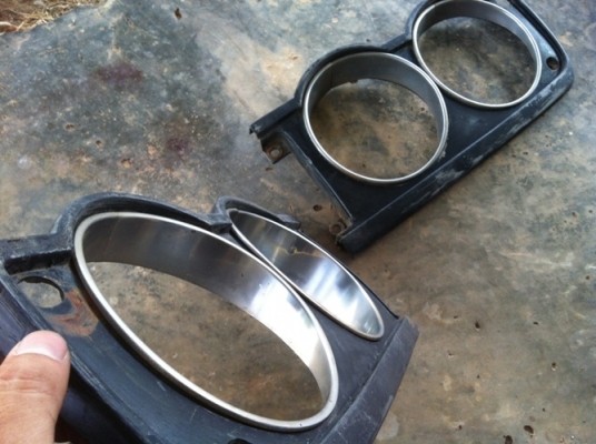 หน้าแว่นไฟ Toyota RN10 เก่าเก็บ กรอบเลส