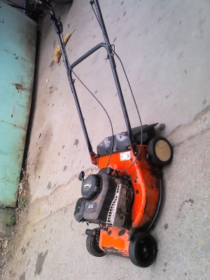 ขายเครื่องตัดหญ้าแบบล้อเข็นเดินตาม