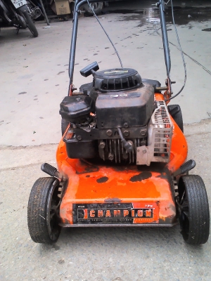 ขายเครื่องตัดหญ้าแบบล้อเข็นเดินตาม