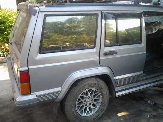 ขายเครื่องรถจิ๊ฟ 4000 ซีซี รถอุบัติเหตุเครื่องดี เกียร์ฟังพร้อมกล่องและสายไฟ เอาไว้เป็นอะไหล่ครับ อยากได้อะไหล่ส่วนไหนสอบถามเพิ่มเติมได้ครับ ขาย 15000 บาทครับ