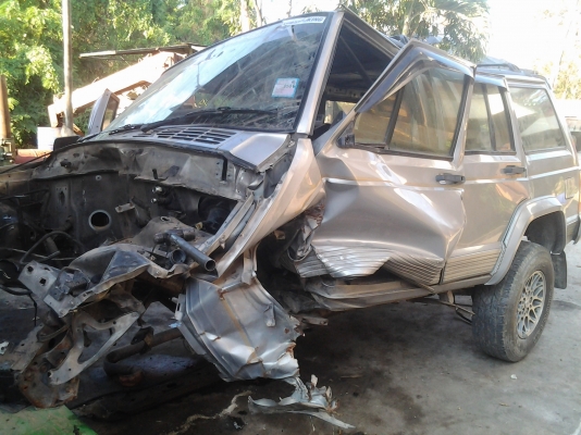 ขายเครื่องรถจิ๊ฟ 4000 ซีซี รถอุบัติเหตุเครื่องดี เกียร์ฟังพร้อมกล่องและสายไฟ เอาไว้เป็นอะไหล่ครับ อยากได้อะไหล่ส่วนไหนสอบถามเพิ่มเติมได้ครับ ขาย 15000 บาทครับ