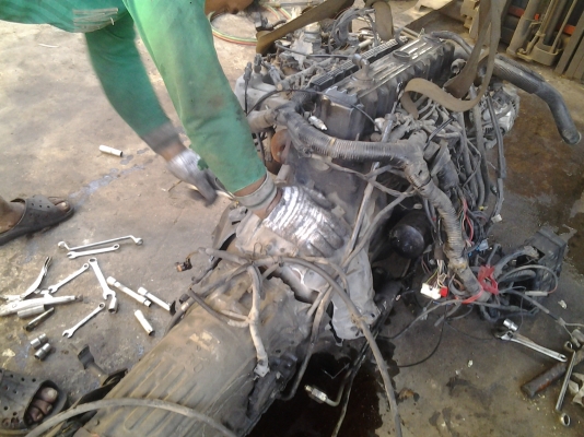 ขายเครื่องรถจิ๊ฟ 4000 ซีซี รถอุบัติเหตุเครื่องดี เกียร์ฟังพร้อมกล่องและสายไฟ เอาไว้เป็นอะไหล่ครับ อยากได้อะไหล่ส่วนไหนสอบถามเพิ่มเติมได้ครับ ขาย 15000 บาทครับ