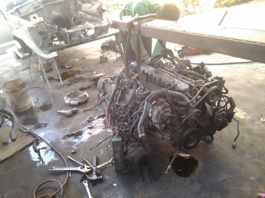 ขายเครื่องรถจิ๊ฟ 4000 ซีซี รถอุบัติเหตุเครื่องดี เกียร์ฟังพร้อมกล่องและสายไฟ เอาไว้เป็นอะไหล่ครับ อยากได้อะไหล่ส่วนไหนสอบถามเพิ่มเติมได้ครับ ขาย 15000 บาทครับ