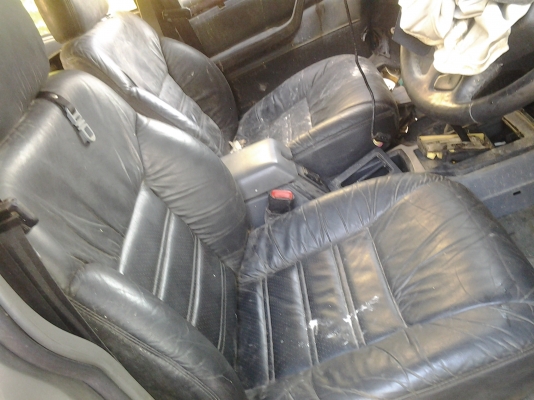 ขายเครื่องรถจิ๊ฟ 4000 ซีซี รถอุบัติเหตุเครื่องดี เกียร์ฟังพร้อมกล่องและสายไฟ เอาไว้เป็นอะไหล่ครับ อยากได้อะไหล่ส่วนไหนสอบถามเพิ่มเติมได้ครับ ขาย 15000 บาทครับ