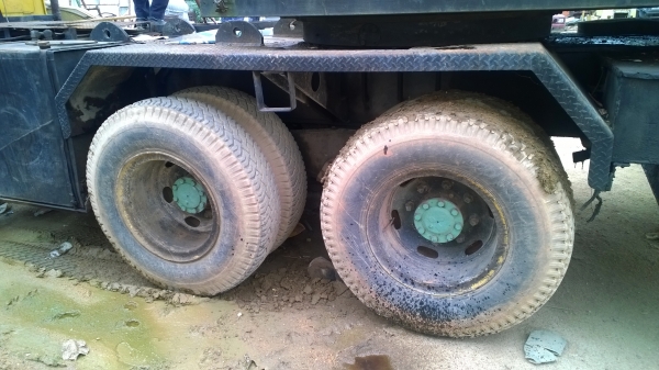 10ล้อNISSAN เครน 20ตันTADANO 4ปลอก3ชักและชิปต่อ  เล่มทะเบียนพร้อม