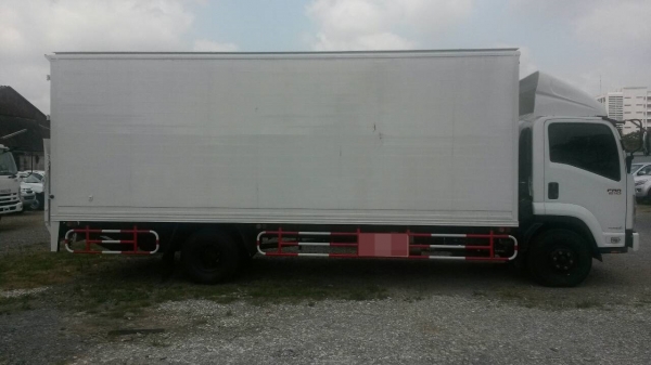 รถบรรทุก FRR 6 ล้อกลาง