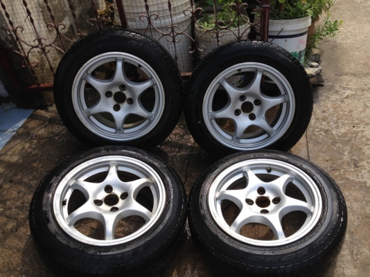 ล้อยุ่นขอบ15กว้าง7นิ้วอ๊อฟ35 4รู100สภาพตามรูปครับ