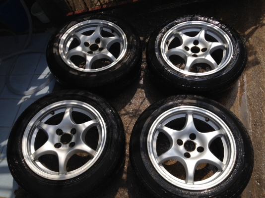 ล้อยุ่นขอบ15กว้าง7นิ้วอ๊อฟ35 4รู100สภาพตามรูปครับ