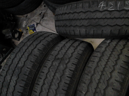 215/70R16 HANKOOK RADIAL RA08  มีชุด 4 เส้น  TEL.081-427-3941