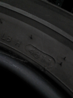 215/70R16 HANKOOK RADIAL RA08  มีชุด 4 เส้น  TEL.081-427-3941