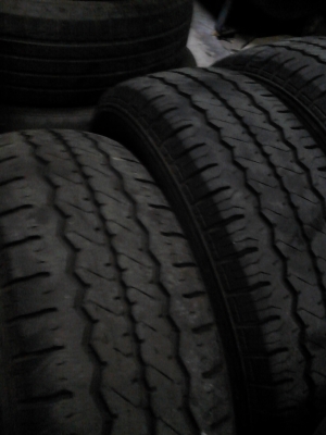 215/70R16 HANKOOK RADIAL RA08  มีชุด 4 เส้น  TEL.081-427-3941