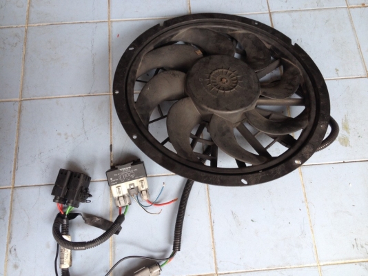 พัดลม VOLVO พร้อมรีเลของเก่าญี่ปุ่นสภาพดี