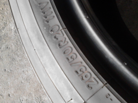 265/50R20 NITTO NT420S   มีชุด 4 เส้น  ติดต่อ TEL.081-427-3941