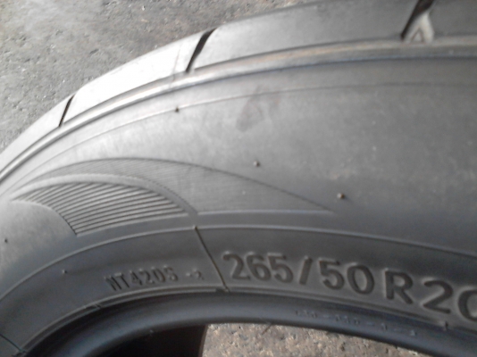 265/50R20 NITTO NT420S   มีชุด 4 เส้น  ติดต่อ TEL.081-427-3941