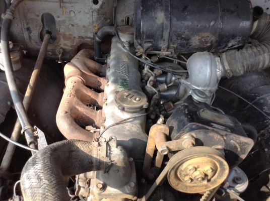 ขายเทเลอร์บรรทุกรถเกี่ยวข้าว หรือแบคโฮ 10 ล้อหัวยาวเพลาเดียว หางพับไฮดรอริค เครื่อง EH700 168 HP เฟืองท้าย FUSO ลูกหมากร้อย คัสซีสวยจัด พวงมาลัยพาวเวอร์ ทะเบียนพร้อมโอน ราคาต่อรองได้