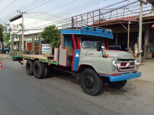 ขายเทเลอร์บรรทุกรถเกี่ยวข้าว หรือแบคโฮ 10 ล้อหัวยาวเพลาเดียว หางพับไฮดรอริค เครื่อง EH700 168 HP เฟืองท้าย FUSO ลูกหมากร้อย คัสซีสวยจัด พวงมาลัยพาวเวอร์ ทะเบียนพร้อมโอน ราคาต่อรองได้