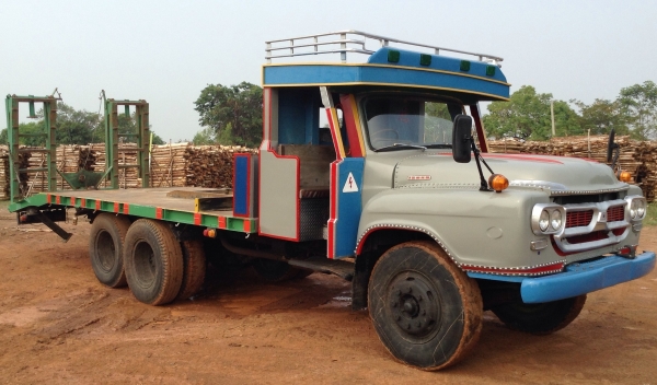 ขายเทเลอร์บรรทุกรถเกี่ยวข้าว หรือแบคโฮ 10 ล้อหัวยาวเพลาเดียว หางพับไฮดรอริค เครื่อง EH700 168 HP เฟืองท้าย FUSO ลูกหมากร้อย คัสซีสวยจัด พวงมาลัยพาวเวอร์ ทะเบียนพร้อมโอน ราคาต่อรองได้