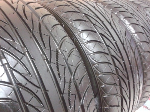 ยาง,205/40R17 ATREZZO กลางปี12สภาพเต็มสี่เส้น4,200