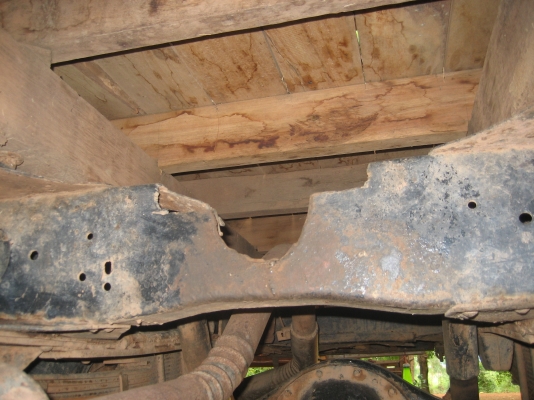 นิสัน ED 33  100 แรง ทะเบียนเต็ม + ตู้นวด ราคา 135000 บาท