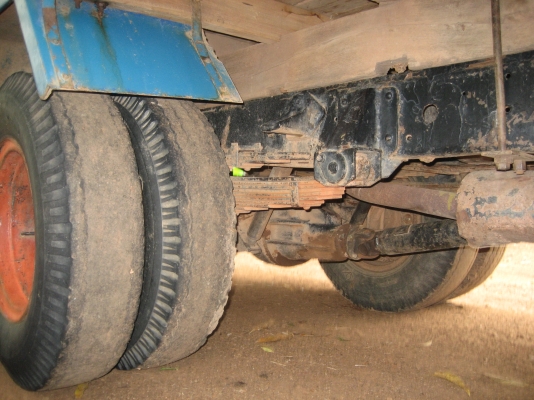 นิสัน ED 33  100 แรง ทะเบียนเต็ม + ตู้นวด ราคา 135000 บาท