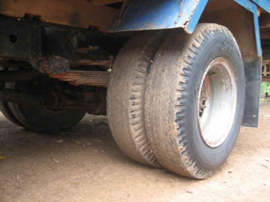 นิสัน ED 33  100 แรง ทะเบียนเต็ม + ตู้นวด ราคา 135000 บาท