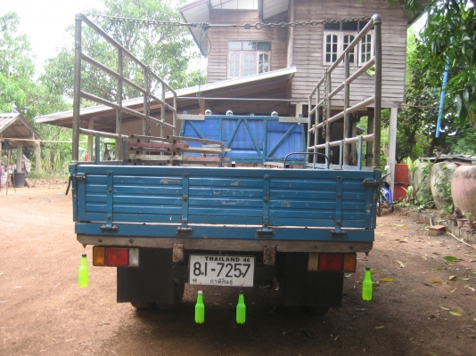 นิสัน ED 33  100 แรง ทะเบียนเต็ม + ตู้นวด ราคา 135000 บาท