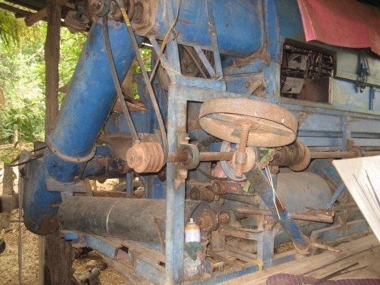 นิสัน ED 33  100 แรง ทะเบียนเต็ม + ตู้นวด ราคา 135000 บาท