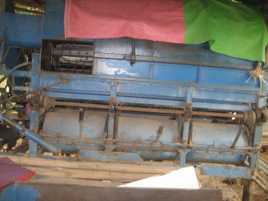 นิสัน ED 33  100 แรง ทะเบียนเต็ม + ตู้นวด ราคา 135000 บาท