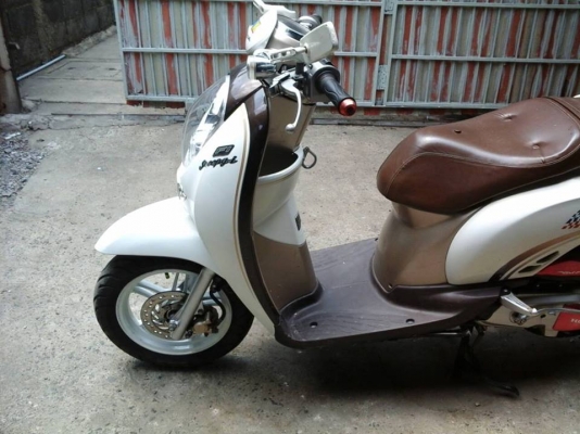 Scoopy i ปี 55 สีขาว ล้อแม็ค รถสวย เครื่องเดิมแน่น ทะเบียนเลขสวยมาก 11 เอกสารครบ