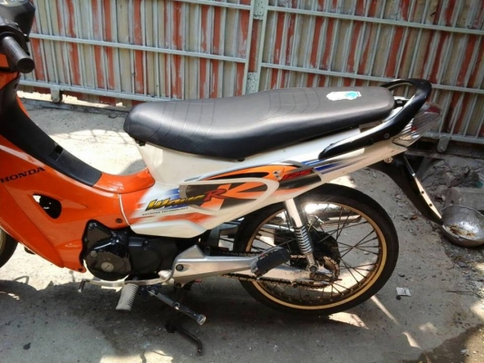 Wave 125 r ปี 48 รถสวย ชุดสีสด เครื่องเดิมแน่นๆ ท้าพิสูจน์ ลองขับได้ทุกวัน