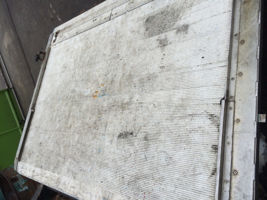 ขายฝาปิดไฮโดรลิก รถ 6ล้อ ของนอกจากญี่ปุ่น